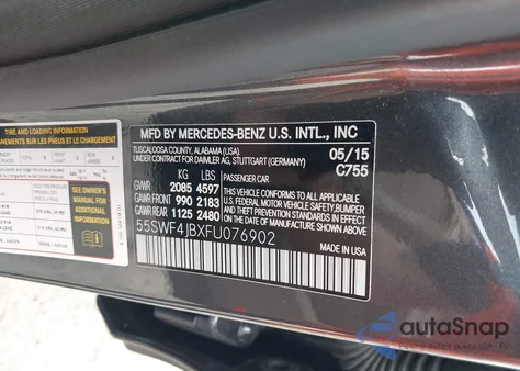 2015 Mercedes-Benz C 300 Luxury/Sport z USA, uszkodzony, nr VIN 55SWF4JBXFU076902